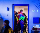 11 Verletzte bei Matrazenbrand in einem Kinderzimmer - Vater bei Löschversuche schwer verletzt