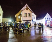 11 Verletzte bei Matrazenbrand in einem Kinderzimmer - Vater bei Löschversuche schwer verletzt