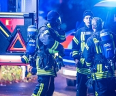 11 Verletzte bei Matrazenbrand in einem Kinderzimmer - Vater bei Löschversuche schwer verletzt