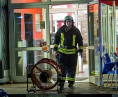 Feuer im Burgerking - Abzugshaube über Burgerbrater fängt Feuer