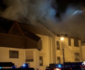 20140423_Dachstuhl brennt Lichterloh - Großaufgebot an Rettungskräften-0427
