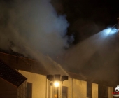 20140423_Dachstuhl brennt Lichterloh - Großaufgebot an Rettungskräften-0428
