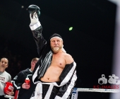 Benefiz-Veranstaltung Blaue Flecke für soziale Zwecke - Uwe Hück vs. Francois Botha im Ring