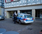 20140422_Ueberfall auf Schmuckgeschaeft - Taeter bewaffnet mit Pistole und Messer fluechtig - grosse Suchaktion-0352