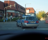 20140422_Ueberfall auf Schmuckgeschaeft - Taeter bewaffnet mit Pistole und Messer fluechtig - grosse Suchaktion-0367