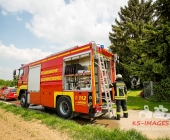 Brandstifter schlägt am helligten Tag zu - Nachbarn in Angst - In Ossweiler Gartensiedlung brennt ein Gartenhaus ab