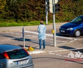 Bilder der Gedenkstätte - Fußgänger beim überqueren der Fahrbahn von Auto erfasst und getötet