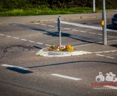Bilder der Gedenkstätte - Fußgänger beim überqueren der Fahrbahn von Auto erfasst und getötet
