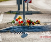 Bilder der Gedenkstätte - Fußgänger beim überqueren der Fahrbahn von Auto erfasst und getötet