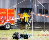 Chemische Reaktion im Tauchbecken - Großer Gefahrguteinsatz in Asperg