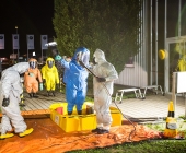 Chemische Reaktion im Tauchbecken - Großer Gefahrguteinsatz in Asperg