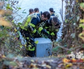 Aufgebrochener Tresor in Marbach im Neckar am Kraftwerk gefunden und durch Feuerwehr geborgen