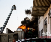 Großbrand in Remseck - Landkreise Helfen sich aus -  Waffenfund bei Löscheinsatz - Feuerwehrmann verletzt