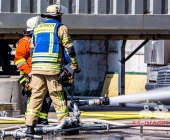 Großbrand in Remseck - Landkreise Helfen sich aus -  Waffenfund bei Löscheinsatz - Feuerwehrmann verletzt