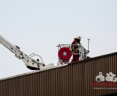 Großbrand in Remseck - Landkreise Helfen sich aus -  Waffenfund bei Löscheinsatz - Feuerwehrmann verletzt
