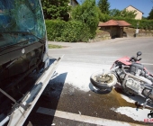 Krad kracht frontal in Linienbus auf einer LandstraÃe