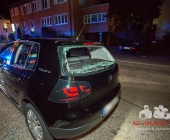 Bandenkrieg? - Gruppe Russen von anderer Personengruppe angegriffen - Einer niedergestochen mehrere Verletzte ein zertrümmerter PKW aus der Straße