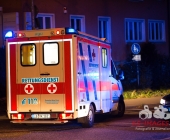 Bandenkrieg? - Gruppe Russen von anderer Personengruppe angegriffen - Einer niedergestochen mehrere Verletzte ein zertrümmerter PKW aus der Straße