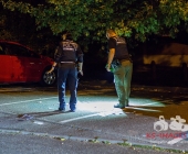 Bandenkrieg? - Gruppe Russen von anderer Personengruppe angegriffen - Einer niedergestochen mehrere Verletzte ein zertrümmerter PKW aus der Straße