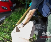 Bandenkrieg? - Gruppe Russen von anderer Personengruppe angegriffen - Einer niedergestochen mehrere Verletzte ein zertrümmerter PKW aus der Straße