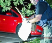 Bandenkrieg? - Gruppe Russen von anderer Personengruppe angegriffen - Einer niedergestochen mehrere Verletzte ein zertrümmerter PKW aus der Straße