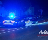 Bandenkrieg? - Gruppe Russen von anderer Personengruppe angegriffen - Einer niedergestochen mehrere Verletzte ein zertrümmerter PKW aus der Straße