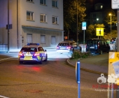 Bandenkrieg? - Gruppe Russen von anderer Personengruppe angegriffen - Einer niedergestochen mehrere Verletzte ein zertrümmerter PKW aus der Straße