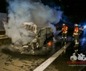 FEUERFOTOS: PKW-Brand auf der A81 höhe Parkplatz Engelberg