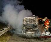 FEUERFOTOS: PKW-Brand auf der A81 höhe Parkplatz Engelberg