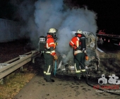 FEUERFOTOS: PKW-Brand auf der A81 höhe Parkplatz Engelberg