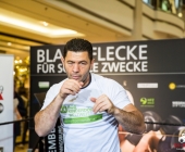 hueck-vs-krasniqi-pressetraining-13-11-2013-charety-boxen_-0037