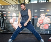 hueck-vs-krasniqi-pressetraining-13-11-2013-charety-boxen_-0042
