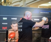 hueck-vs-krasniqi-pressetraining-13-11-2013-charety-boxen_-0058