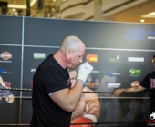 hueck-vs-krasniqi-pressetraining-13-11-2013-charety-boxen_-0059