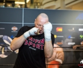 hueck-vs-krasniqi-pressetraining-13-11-2013-charety-boxen_-0061