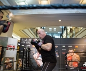 hueck-vs-krasniqi-pressetraining-13-11-2013-charety-boxen_-0076