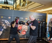 hueck-vs-krasniqi-pressetraining-13-11-2013-charety-boxen_-0081