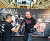 hueck-vs-krasniqi-pressetraining-13-11-2013-charety-boxen_-0088