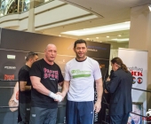 hueck-vs-krasniqi-pressetraining-13-11-2013-charety-boxen_-0100