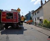 Rentnerunfall erst Fahrzeug angefahren dann unkontrolliert 50m weiter in den Vorgarten