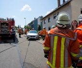 Rentnerunfall erst Fahrzeug angefahren dann unkontrolliert 50m weiter in den Vorgarten