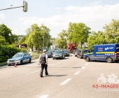 Traktorgespann kippt in Kurve - 16 Tonnen Rindenmulch verloren - Massive Verkehrsbehinderungen