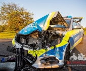 2 Unfälle auf 200m Strecke: Streifenwagen crasht frontal mit Blaulicht in den Gegenverkehr - Mehrere Verletzte
