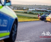 2 Unfälle auf 200m Strecke: Streifenwagen crasht frontal mit Blaulicht in den Gegenverkehr - Mehrere Verletzte