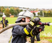 Landwirt sieht Jungen mit Fahrrad an seinen Strohballen - kurze Zeit später brennen 100 Ballen