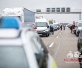 LKW kracht ungebremst in Stauende - mehrere zum Teil Schwerverletzte