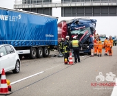 LKW kracht ungebremst in Stauende - mehrere zum Teil Schwerverletzte