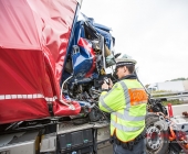 LKW kracht ungebremst in Stauende - mehrere zum Teil Schwerverletzte