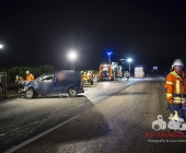 Fahrerin donnert in Seite eines quer stehenden Wagen auf der Autobahn - mehrere Schwerverletzte