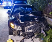 Fahrerin donnert in Seite eines quer stehenden Wagen auf der Autobahn - mehrere Schwerverletzte